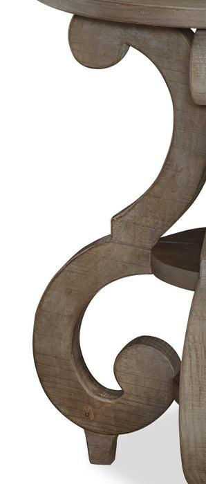 Table de bout ronde traditionnelle Tinley Park de 22 po avec tablette - pin gris-brun avec base à volutes
