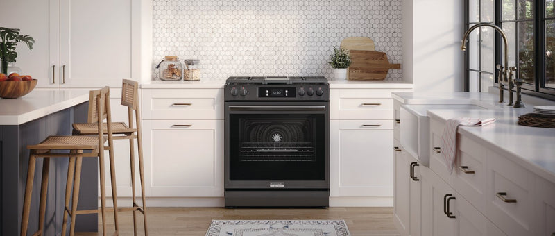 Cuisinière à gaz Frigidaire Gallery de 6 pi³ avec convection totale et friture à air - acier inoxydable noir Smudge-ProofMD - GCFG3060BD