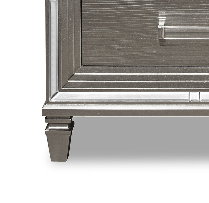 Table de nuit somptueuse Max de 30 po (L) x 30 po (H) à 2 tiroirs - argentée