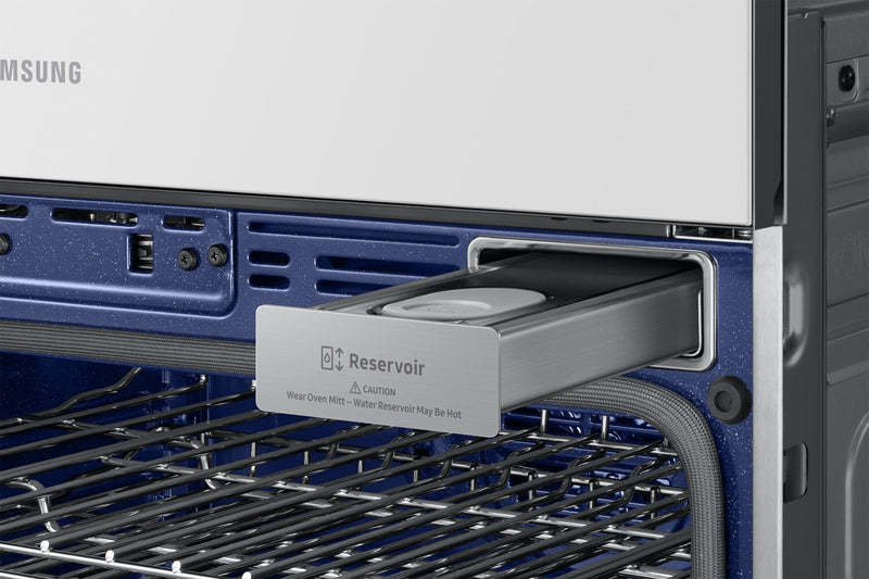 Four à micro-ondes combiné avec four mural électrique Samsung de 7 pi³ et de 30 po - blanc - NQ70CB700D12AA