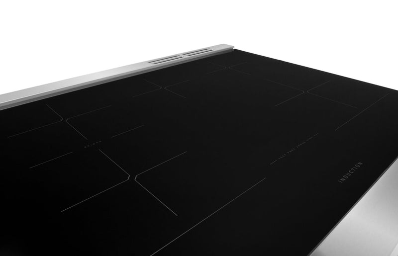 Cuisinière à induction Frigidaire Professional de 6,2 pi³ avec convection totale et surface de cuisson facile à nettoyer - acier inoxydable Smudge-ProofMD - PCFI308CAF