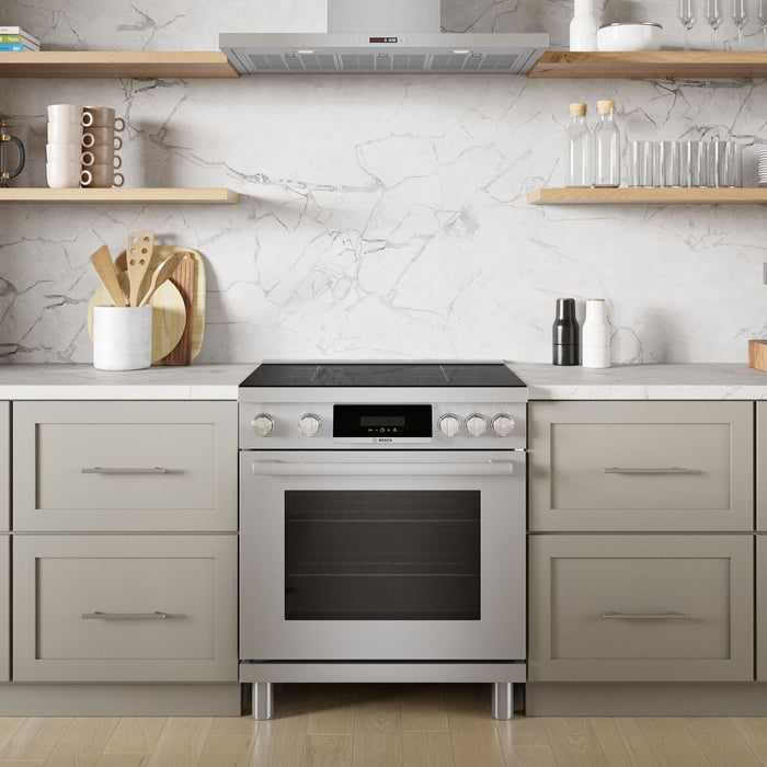 Cuisinière électrique à induction Bosch de série 800 de 3,9 pi3 - HIS8055C