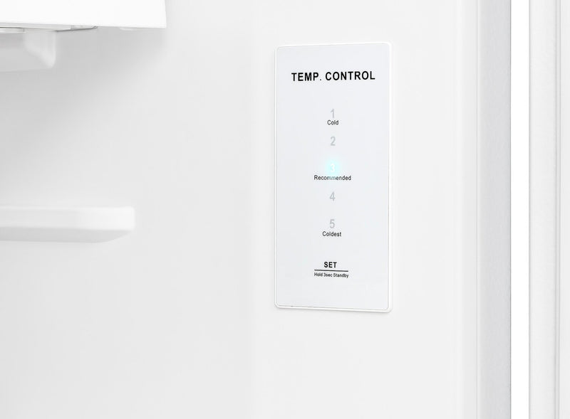 Réfrigérateur Hisense de 18 pi³ et de 29,7 po à congélateur supérieur - argenté - RT18A2FSD