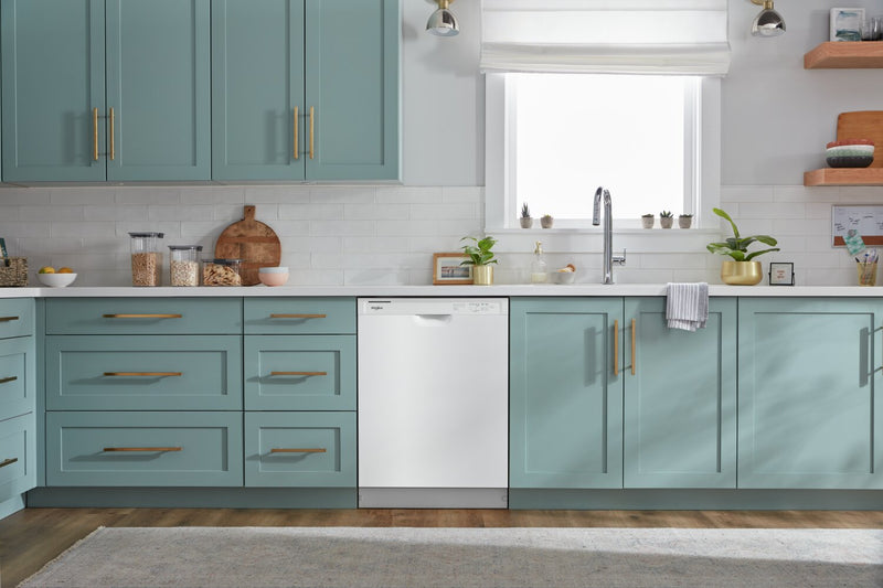 Lave-vaisselle encastré Whirlpool de 24 po et de 57 dBA avec commandes à l’avant - blanc - WDF341PAPW