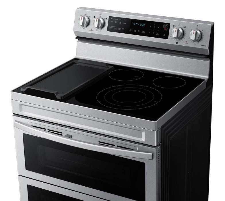 Cuisinière intelligente électrique amovible Samsung de 6,3 pi³ avec friture à air - acier inoxydable - NE63A6751SS/AC