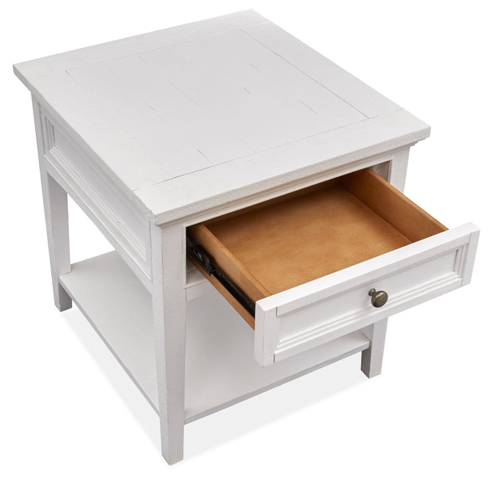 Table de bout traditionnelle Heron Cove de 20 po avec rangement et tablette - pin blanc