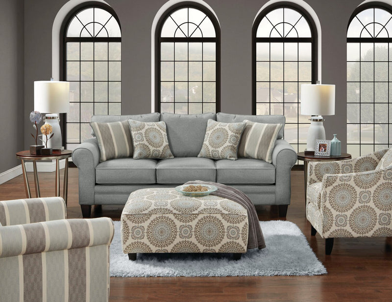 Fauteuil d’appoint Tula de 38 po fabriqué au Canada en tissu avec accoudoirs enroulés - brume multicolore