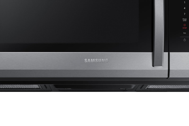 Four à micro-ondes à hotte intégrée Samsung de 1,7 pi³ avec 300 pi³/min, Wi-Fi et cuisson et réchauffage automatiques - acier inoxydable - ME17R7011ES/AC