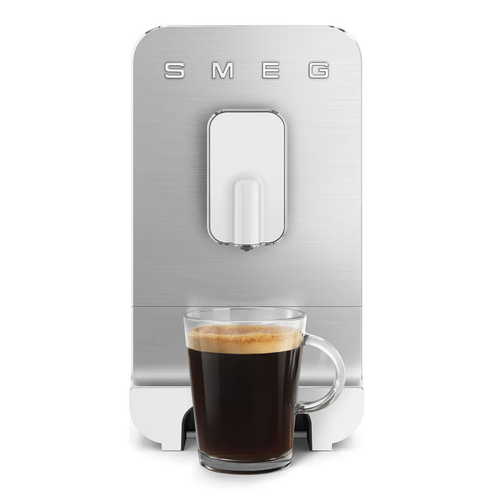 Machine à espresso Smeg entièrement automatique - BCC11WHMUS