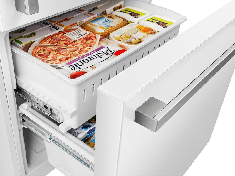 Réfrigérateur Hisense de 17 pi³ et de 31,1 po à congélateur inférieur - blanc - RB17A2CWE