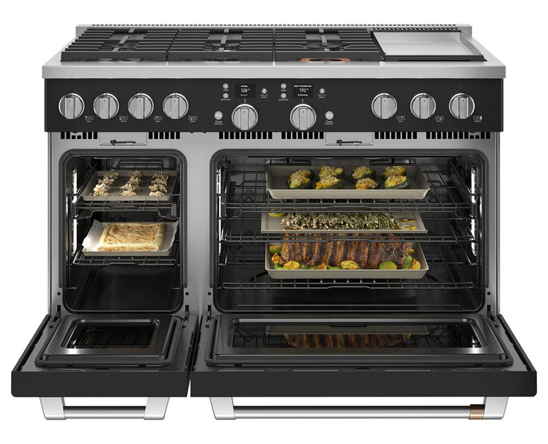 Cuisinière intelligente hybride Café de 8,25 pi³ avec convection européenne véritable et grilles autonettoyantes - noire - C2Y486P3TD1