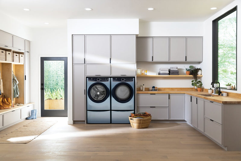 Laveuse à chargement frontal de 5,2 pi³ et sécheuse à gaz de 8 pi³ de Electrolux – Bleu glacier
