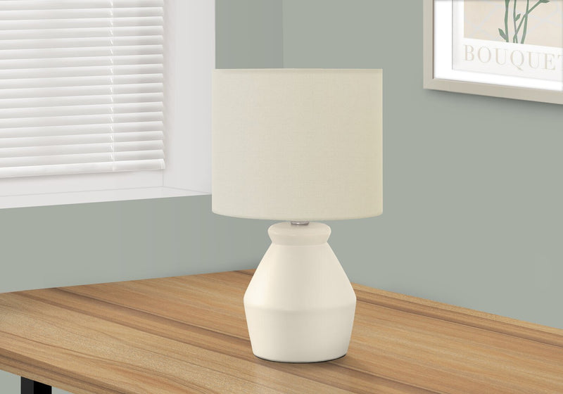 Lampe de table de 17 po en céramique crème avec abat-jour cylindrique lin
