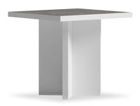 Table de bout moderne Marla de 23,6 po - blanche et grise avec imitation de marbre