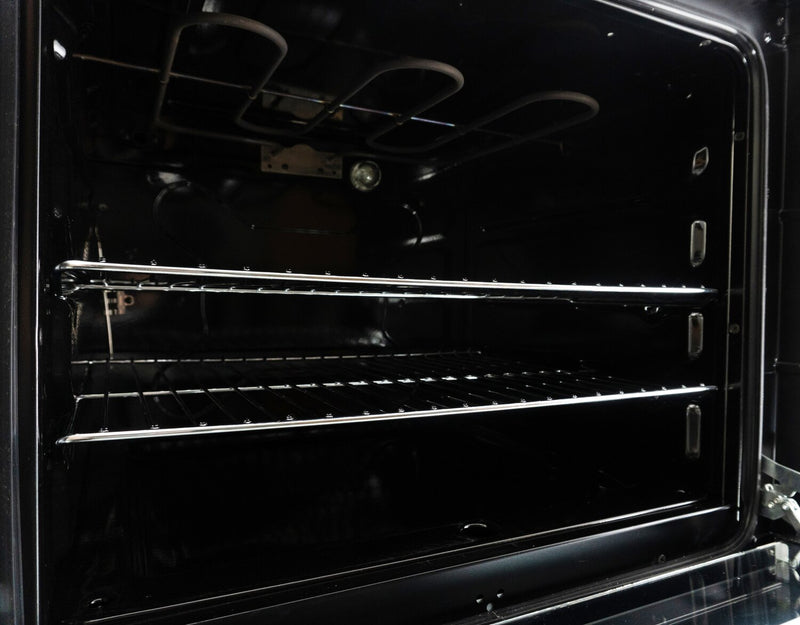 Cuisinière électrique Danby de 2,5 pi³ de largeur compacte de 24 po et à 4 brûleurs - blanche - DERM240WC