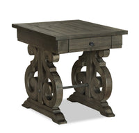 Table de bout traditionnelle Bellamy de 22 po avec rangement - pin brun foncé avec base en bois à volutes