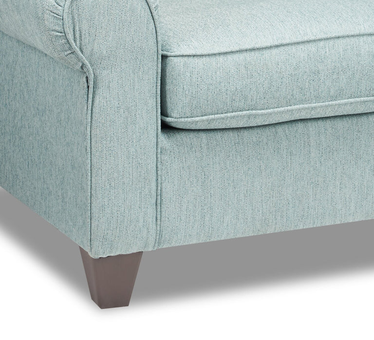 Causeuse Scarlett de 64 po fabriquée au Canada en tissu de chenille avec accoudoirs enroulés et coussins décoratifs - bleu marine