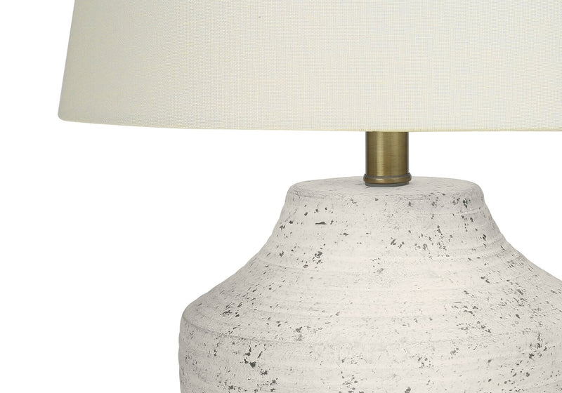 Lampe de table de 20 po béton texturé crème avec abat-jour ivoire