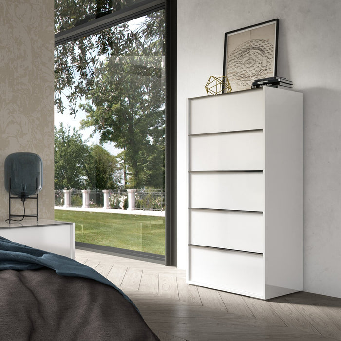 Commode verticale de chambre à coucher Raia à 5 tiroirs - fabriquée en Italie, 23 po (L) x 53,5 po (H), moderne - blanche