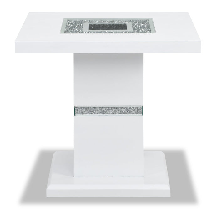 Table de bout somptueuse Garbo de 26 po - blanche et argentée avec touches de paillettes