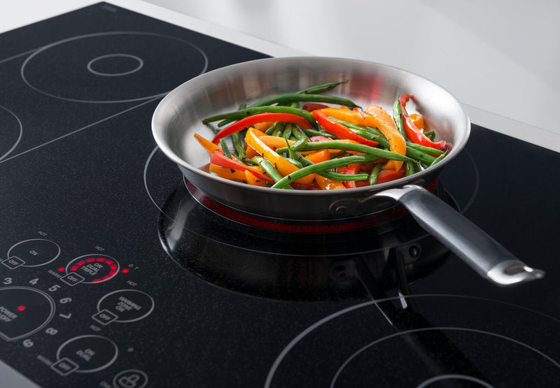 Surface de cuisson électrique LG Studio de 30 po à 5 éléments - vitrocéramique noire - LSCE305ST