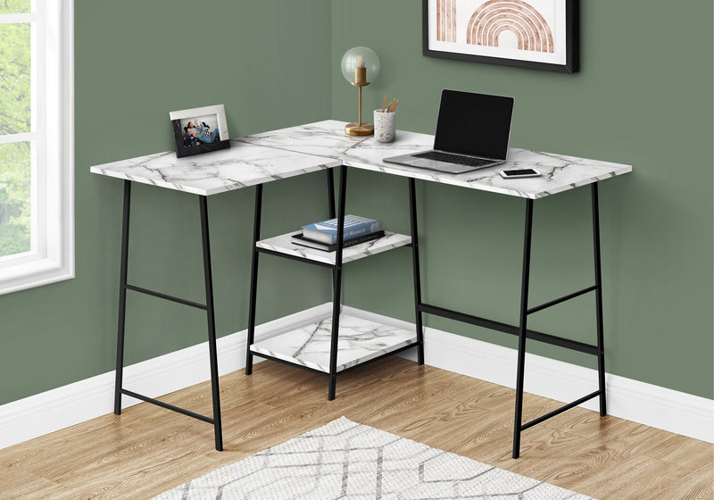 Bureau en forme de L Evlin de 42 po à tablettes - apparence marbre blanc