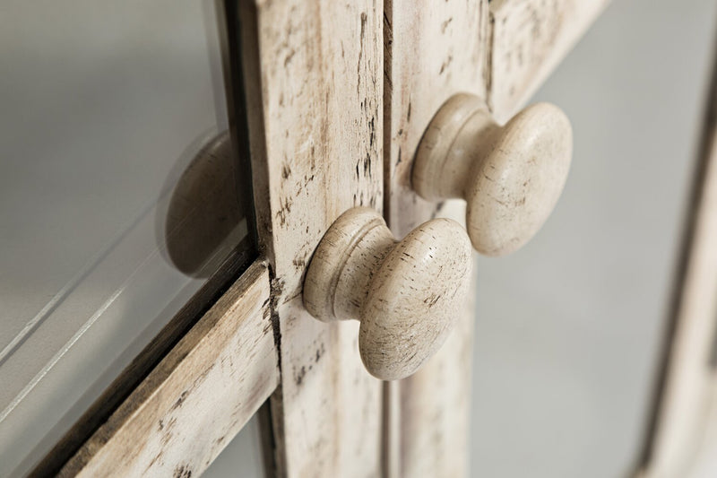 Grande armoire décorative Rocco de 70 po avec 6 portes - crème