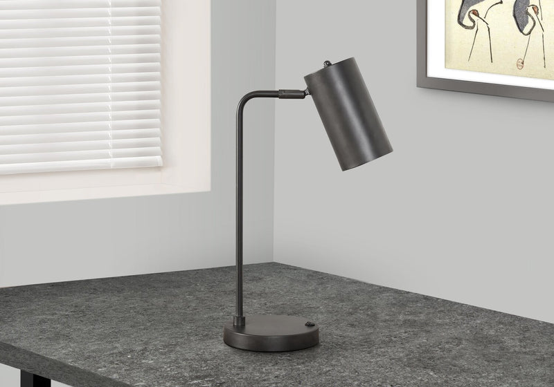 Lampe de travail et de bureau de 18 po en métal gris avec recharge USB
