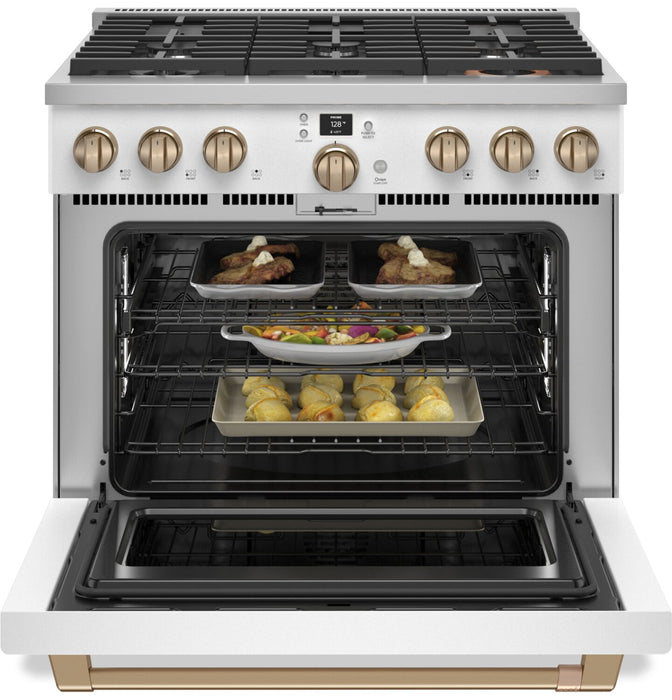 Cuisinière intelligente hybride Café de 5,7 pi³ avec convection européenne véritable et grilles autonettoyantes - blanc mat - C2Y366P4TW2