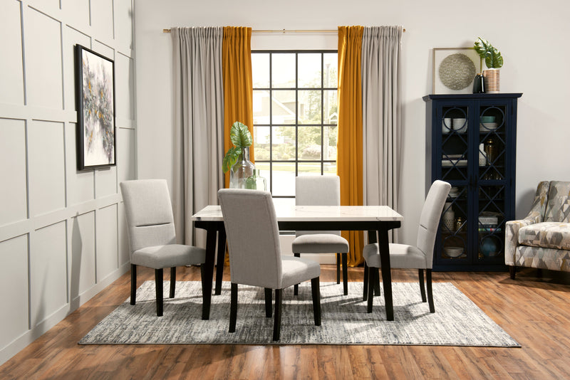 Ensemble de salle à manger Verona 5 pièces avec table de 60 po (L), dessus en marbre synthétique et 4 chaises - blanc