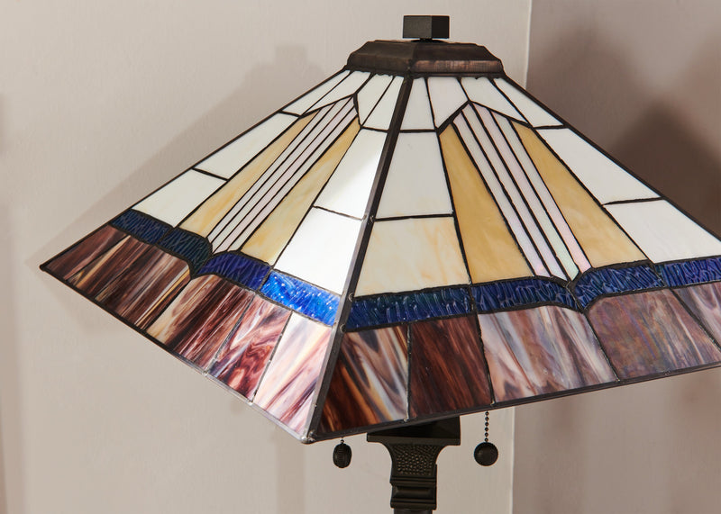 Lampe à pied Walter de 62 po de style Tiffany avec verre soufflé à la main