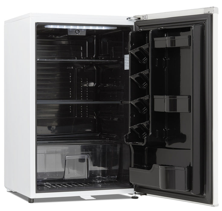 Mini réfrigérateur Danby de 4,4 pi³ et de 20,8 po à 1 porte - blanc - DAR044A6PDB