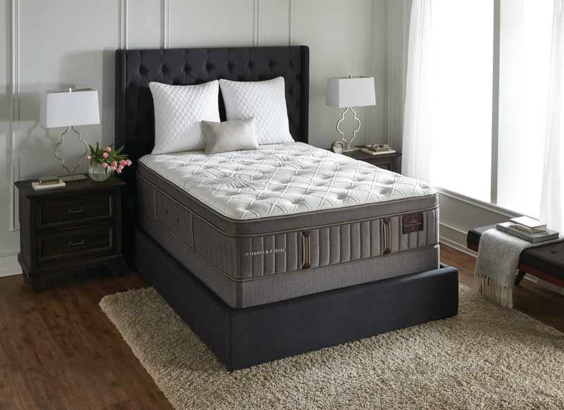 Ensemble matelas moelleux Euro-plateau divisé profil bas Wynford Stearns & Foster pour grand lit