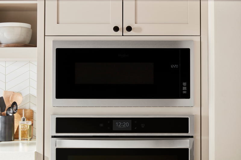 Four à micro-ondes encastré Whirlpool de 1,1 pi³ avec cuisson à 900 W - acier inoxydable - YWMT50011KS